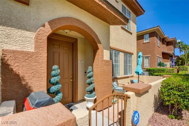 MLS: 2672481 Condo For Sale