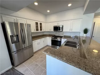 Photo #3: 2672510 Listing