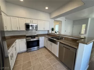 Photo #4: 2672510 Listing