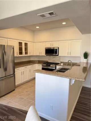 Photo #5: 2672510 Listing