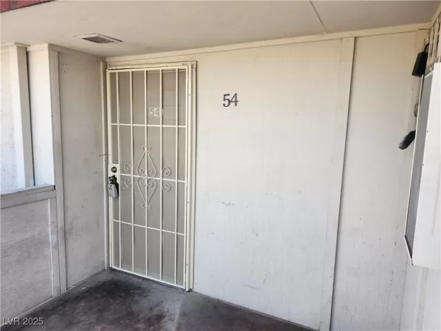 MLS: 2672516 Condo For Sale