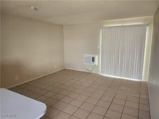 Photo #2: 2672516 Listing 