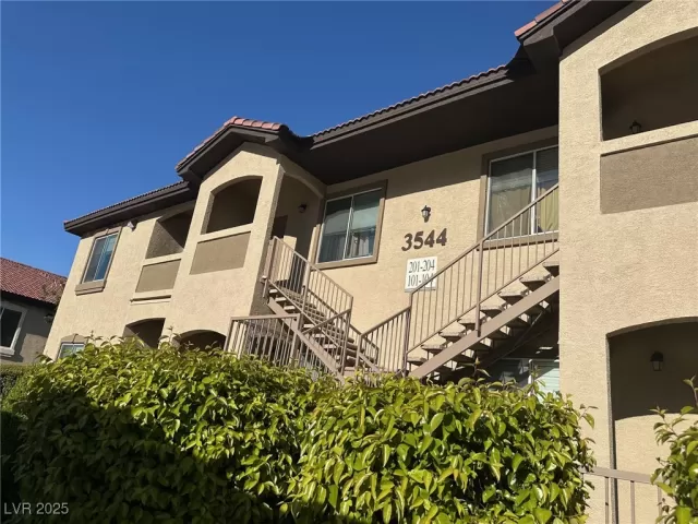 MLS: 2672591 Condo For Sale