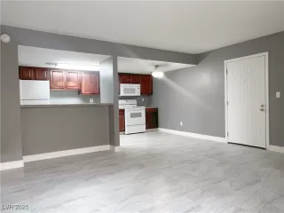 Photo #3: 2672666 Listing 