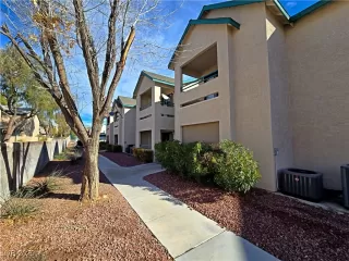 Photo #1: 2672717 Listing 