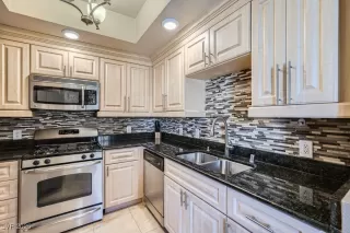 Photo #2: 2672779 Listing 