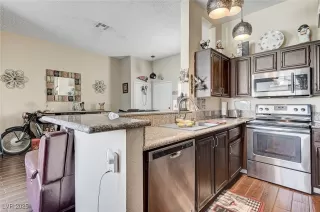 Photo #6: 2672781 Listing