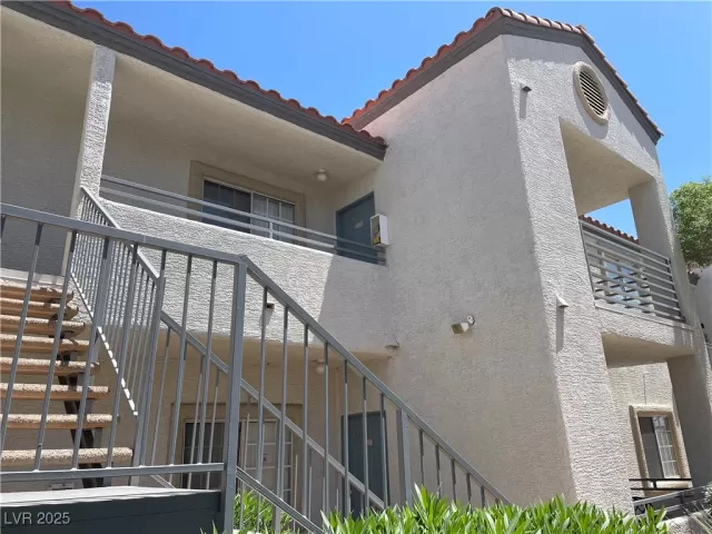 MLS: 2672798 Condo For Sale