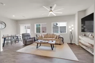 Photo #4: 2672810 Listing