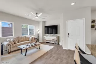 Photo #5: 2672810 Listing