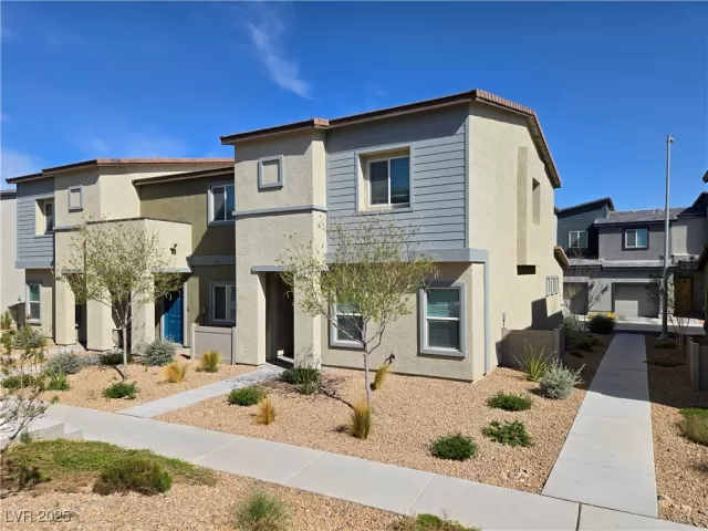 MLS: 2672820 Condo For Sale