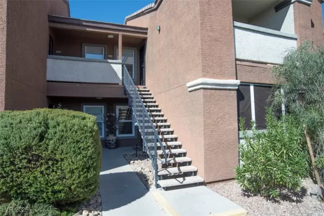 MLS: 2672824 Condo For Sale