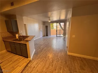 Photo #3: 2672827 Listing