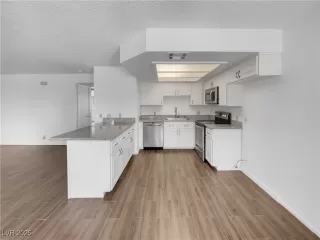 Photo #5: 2672828 Listing