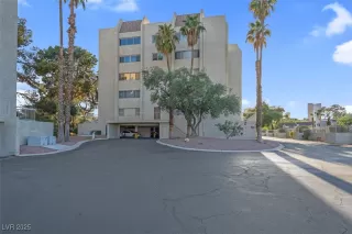 Photo #1: 2672885 Listing 