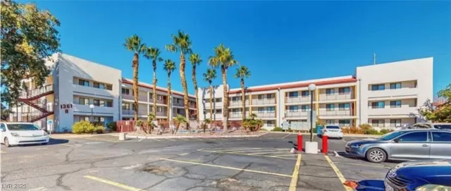 MLS: 2672901 Condo For Sale