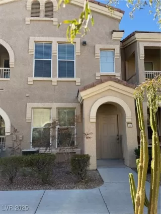 Photo #4: 2672925 Listing