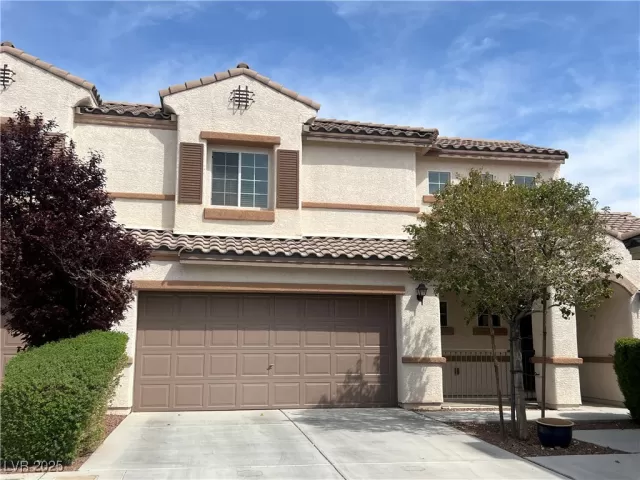 MLS: 2672927 Condo For Sale