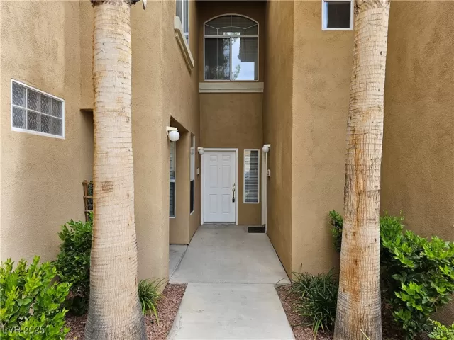 MLS: 2672932 Condo For Sale