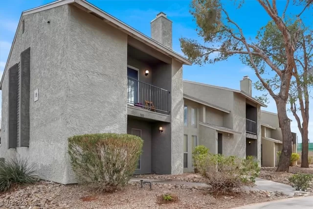 MLS: 2672939 Condo For Sale