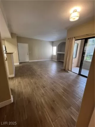 Photo #4: 2672948 Listing