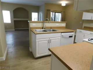 Photo #6: 2672948 Listing