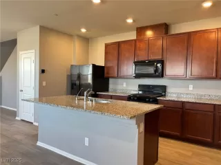 Photo #2: 2673007 Listing 