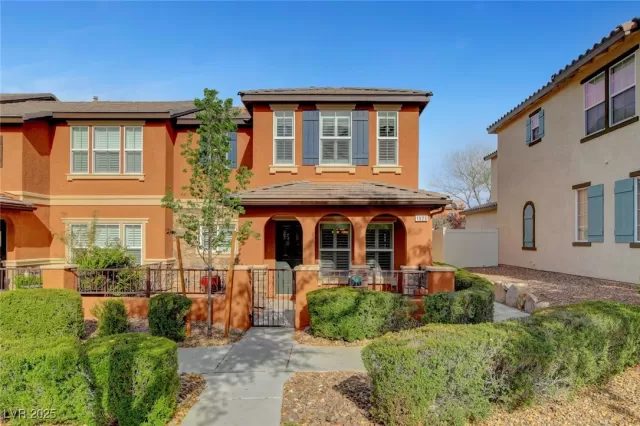 MLS: 2673020 Condo For Sale