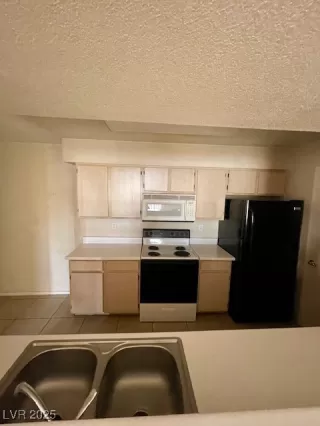 Photo #3: 2673042 Listing 