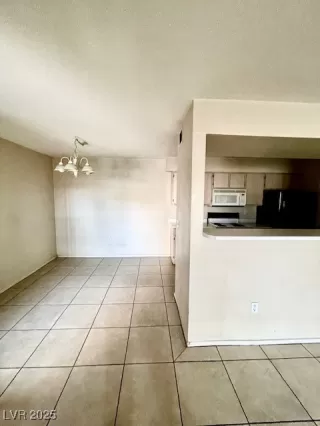 Photo #5: 2673042 Listing 