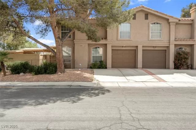 MLS: 2673045 Condo For Sale