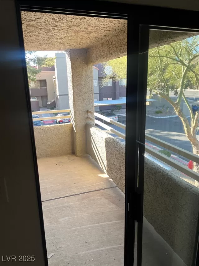 MLS: 2673075 Condo For Sale