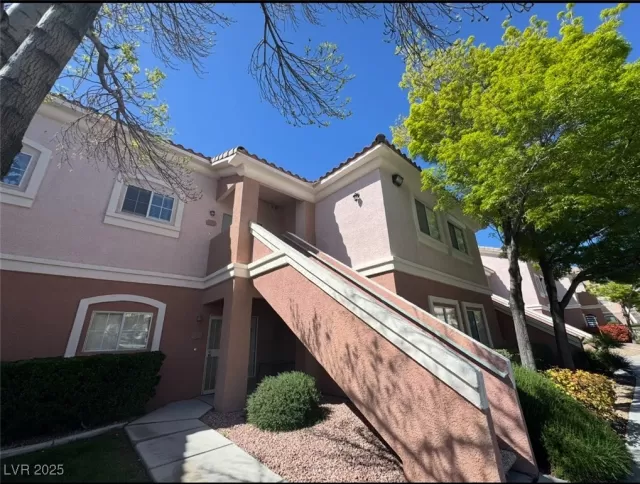 MLS: 2673109 Condo For Sale