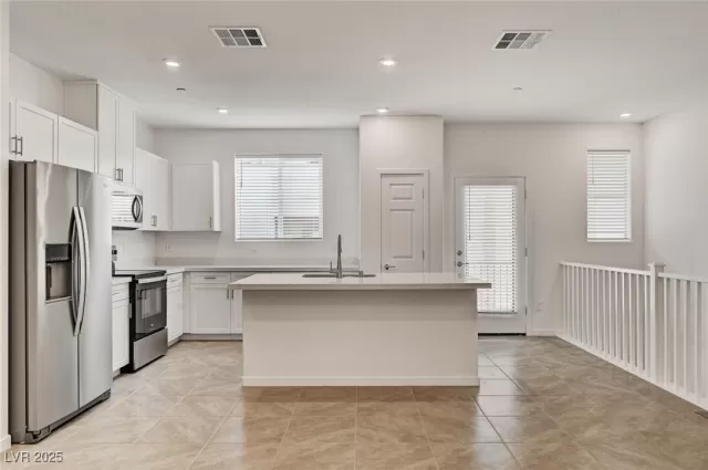 MLS: 2673138 Condo For Sale