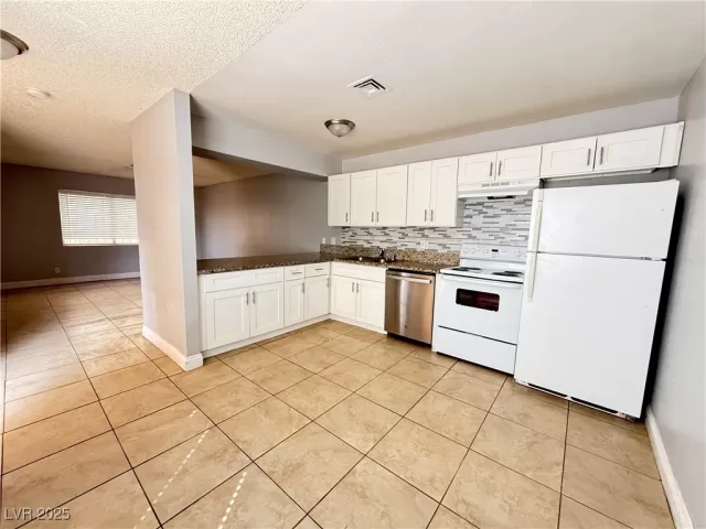 MLS: 2673182 Condo For Sale