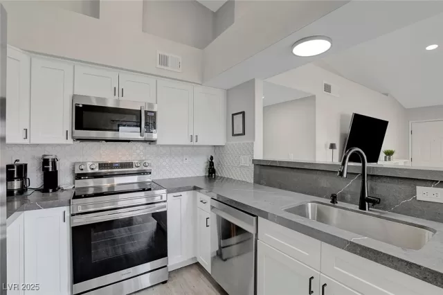 MLS: 2673336 Condo For Sale