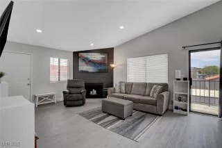 Photo #2: 2673336 Listing 