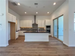 Photo #3: 2673399 Listing 