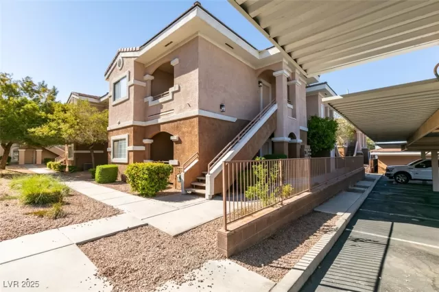 MLS: 2673403 Condo For Sale