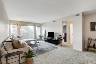 Photo #3: 2673423 Listing 