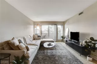 Photo #5: 2673423 Listing 