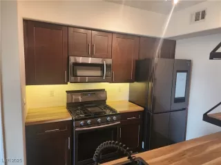 Photo #2: 2673428 Listing 