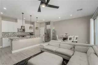 Photo #5: 2673459 Listing 