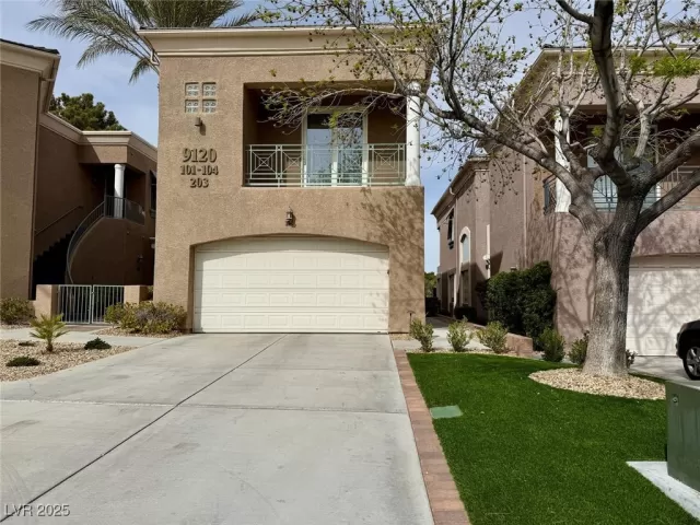 MLS: 2673500 Condo For Sale