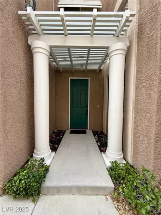 Photo #1: 2673500 Listing 