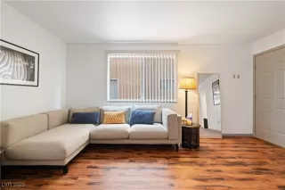 Photo #2: 2673517 Listing