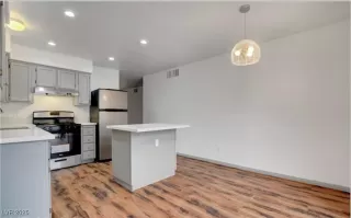 Photo #4: 2673517 Listing