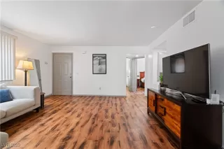 Photo #6: 2673517 Listing