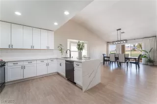 Photo #6: 2673533 Listing 