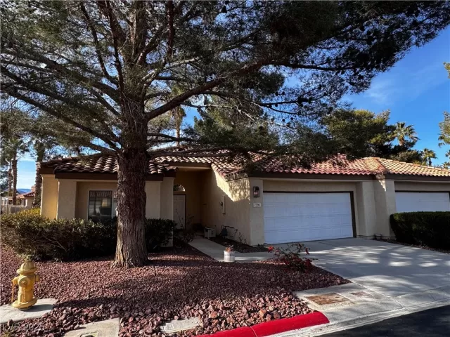 MLS: 2673541 Condo For Sale